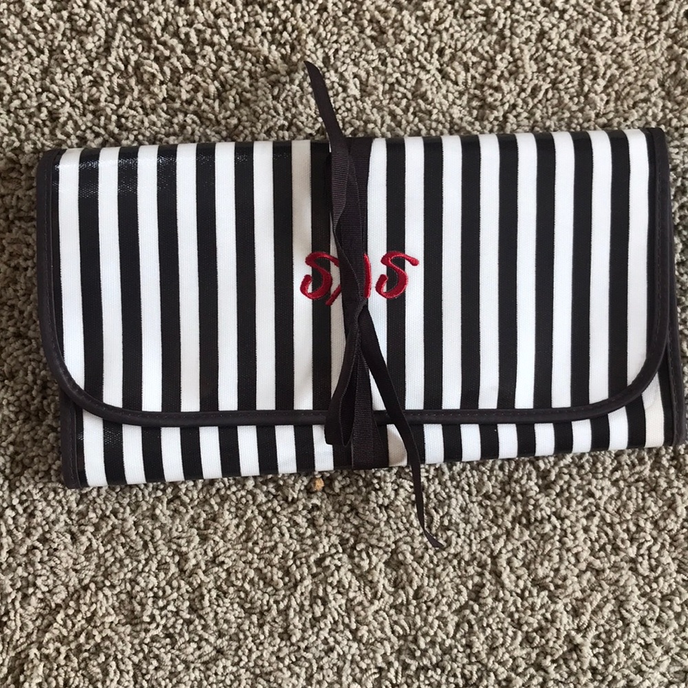 Henri Bendel striped hanging jewelry case/roll
